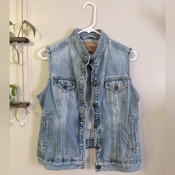 Signature by Levi Strauss Jackets & Blazers - Levi Strauss, Denim vest, Misses Size L (12/14) -fits as women’s small
